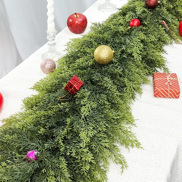 🎅🎄🎄 Artificial Cedar Garland🌿Green Pine Garland for Table, Mantel, Wall – Perfect for Indoor & Outdoor Christmas Decorations
